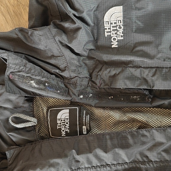 EUC TNF Rain Jacket - Picture 2 of 11